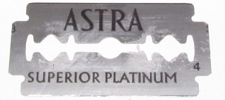 Achieve a Perfect Shave with Astra Blades Single Platinum (1 Pkt)